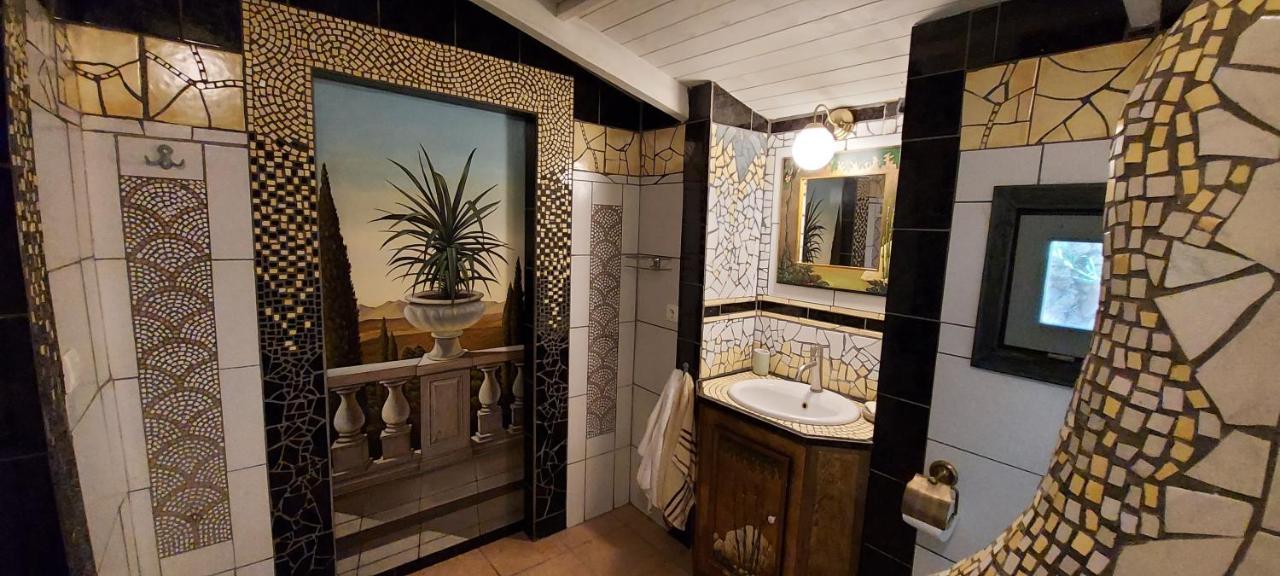 Varias Art House Kaliráhi Kültér fotó