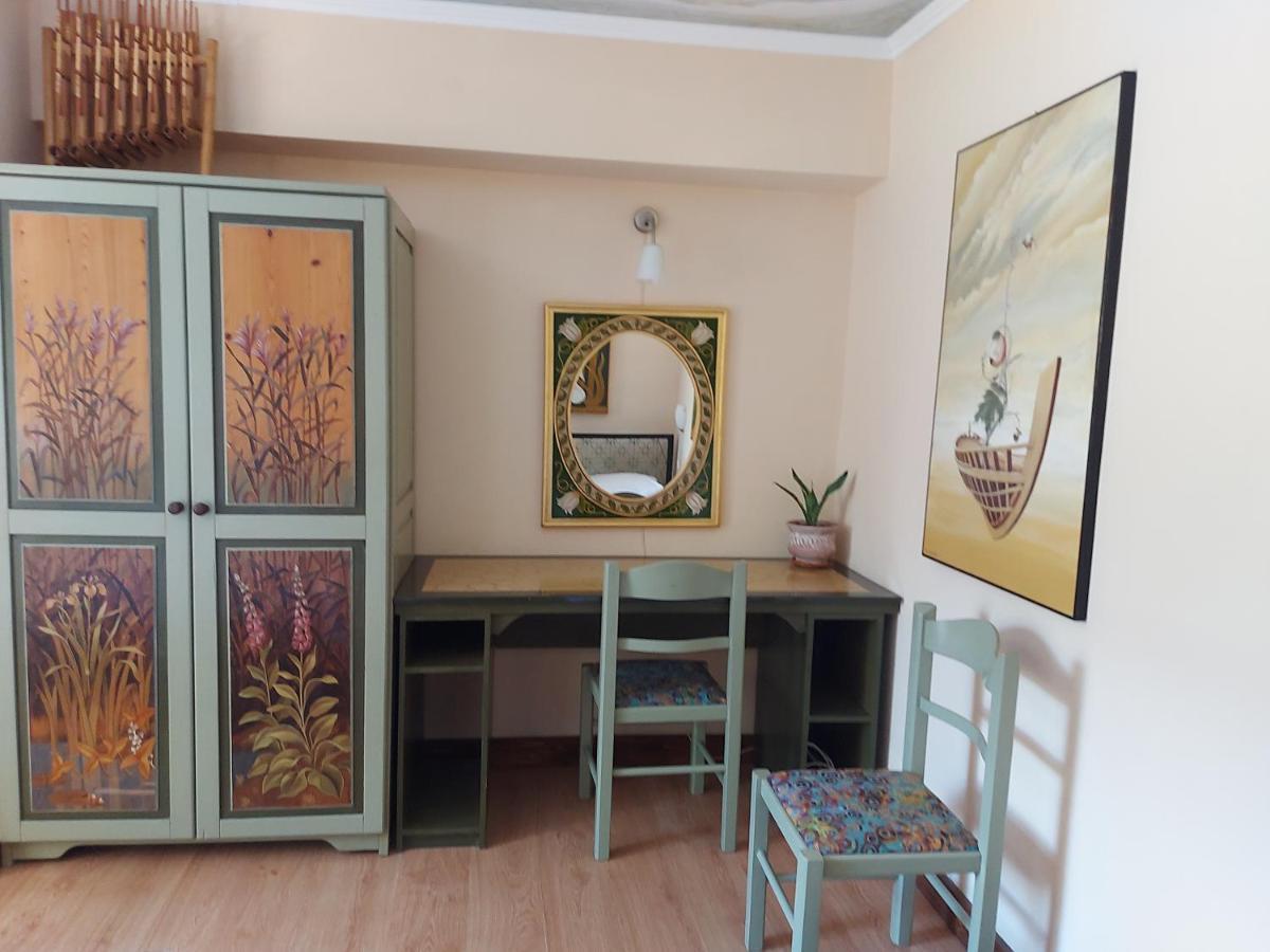 Varias Art House Kaliráhi Kültér fotó