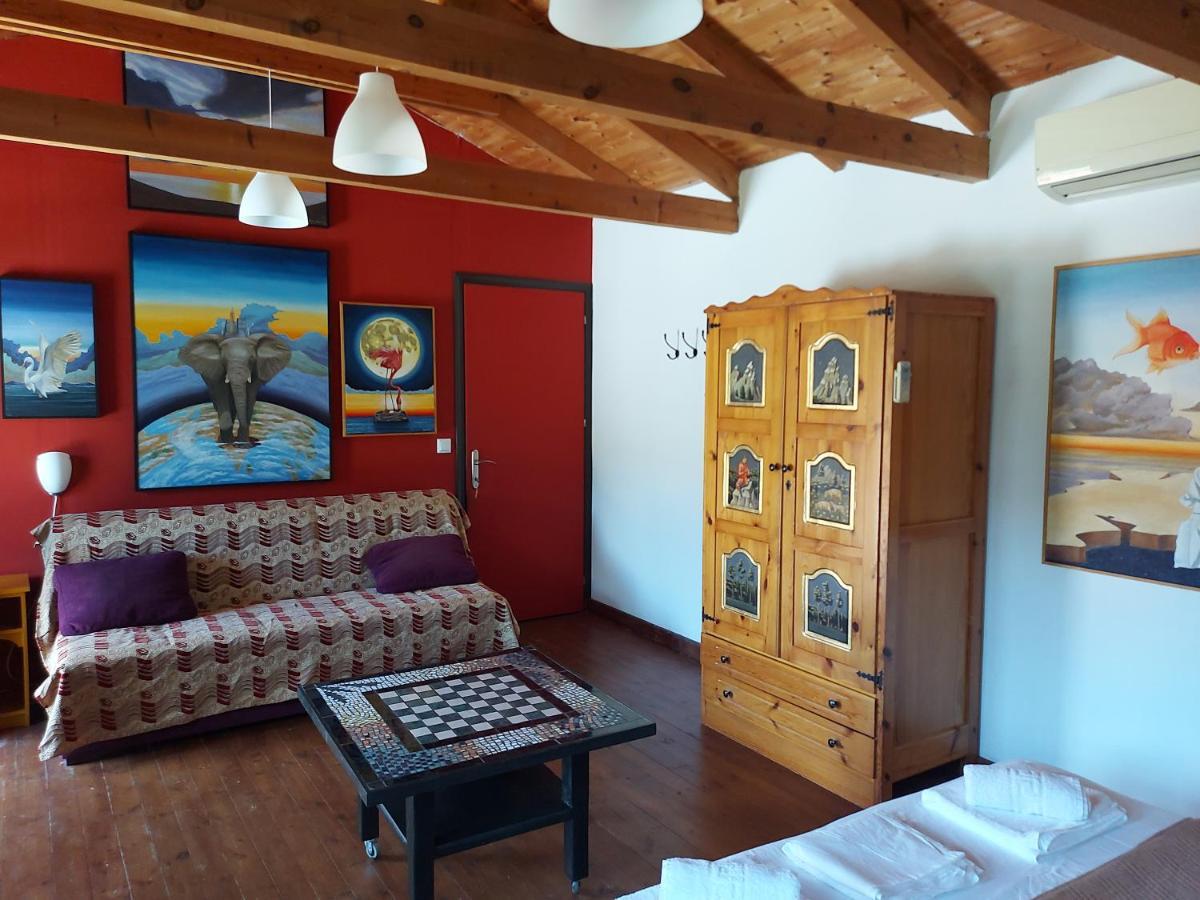Varias Art House Kaliráhi Kültér fotó