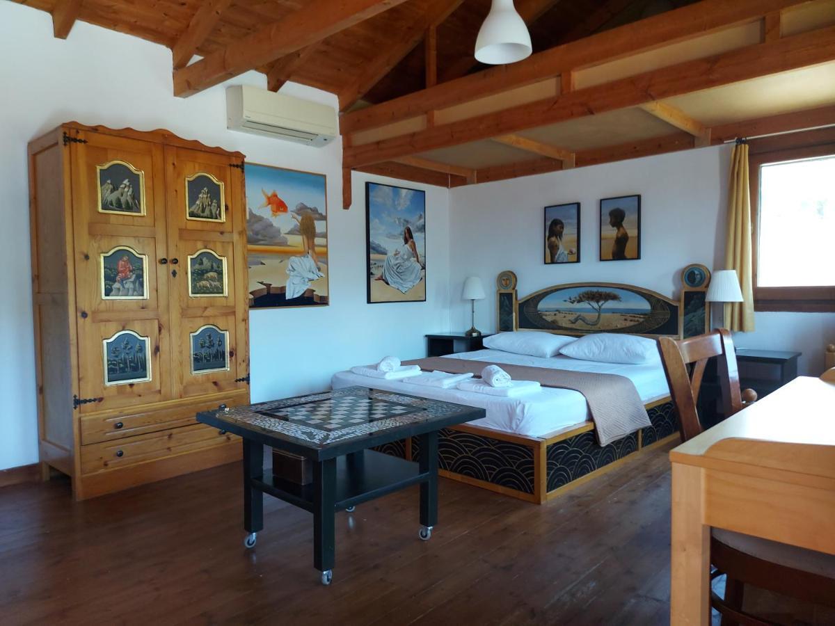 Varias Art House Kaliráhi Kültér fotó
