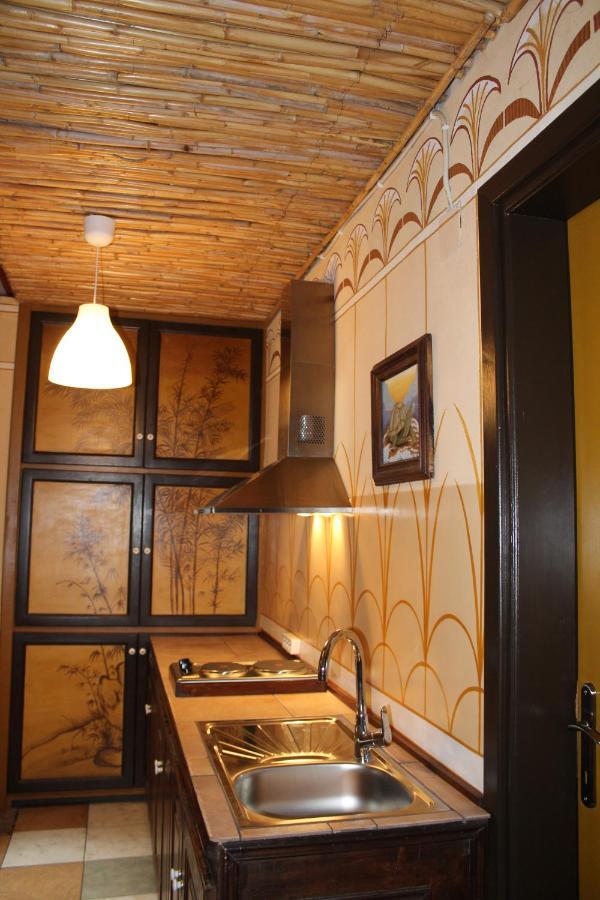Varias Art House Kaliráhi Kültér fotó
